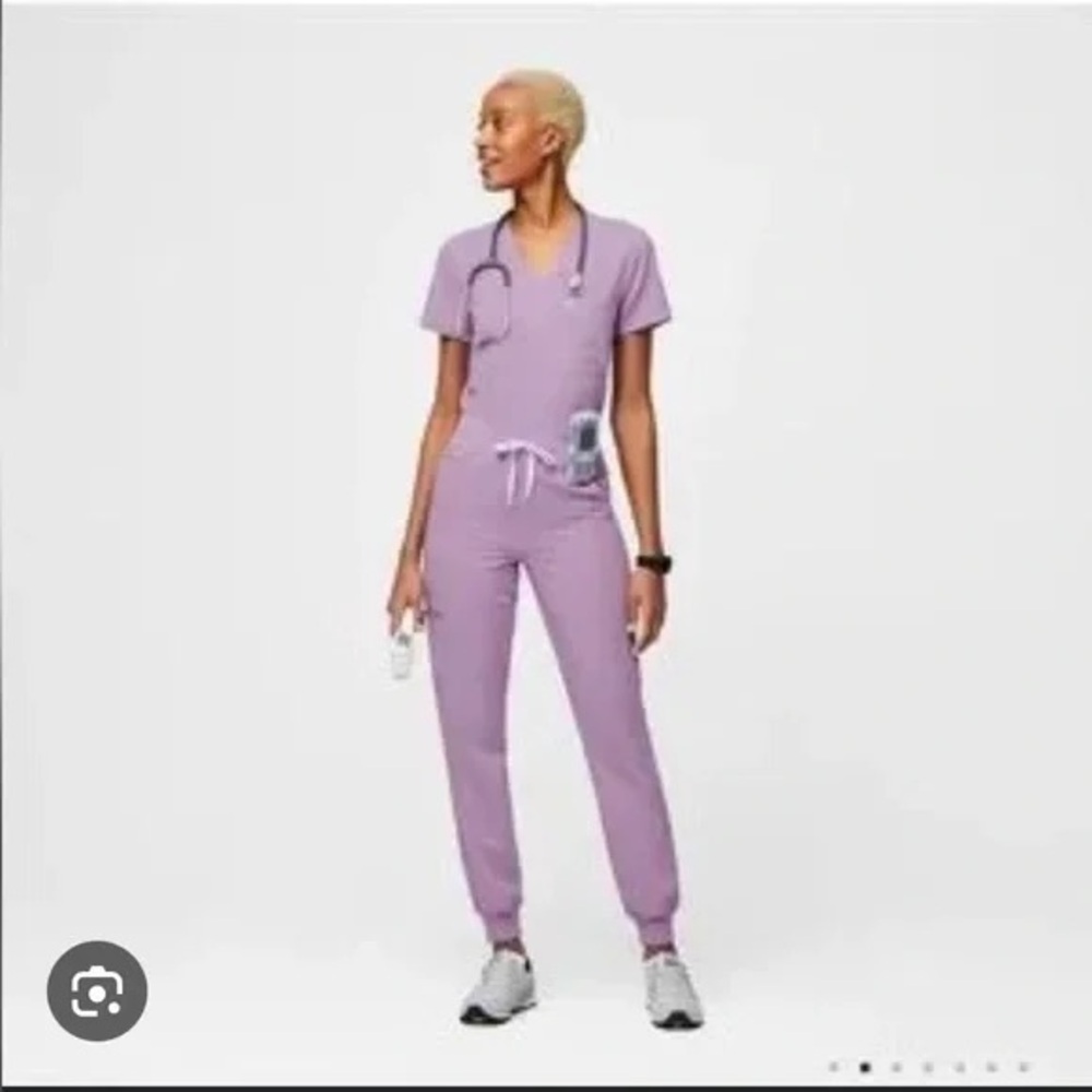 **LIMITED EDITION** Lavender Dew set XS Figs Catarina top| Zamora 2.0 joggers